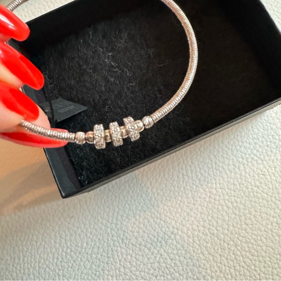 Dyadema silver cuff style bracelet - Picture 5 of 7